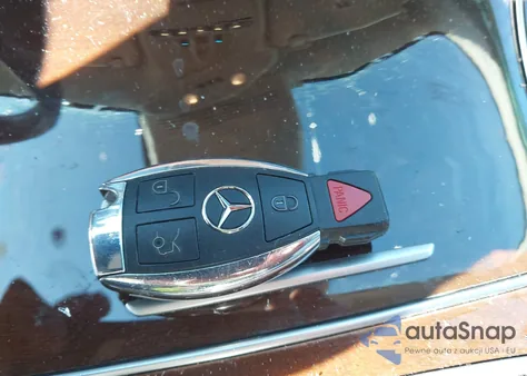 2017 Mercedes-Benz Glc 300 4Matic z USA, uszkodzony, nr VIN WDC0G4KB5HF239371